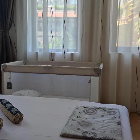 Jacky's - в влас スヴェティ・ヴラス