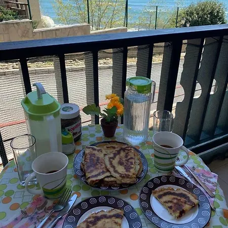 Jacky's - в влас アパート